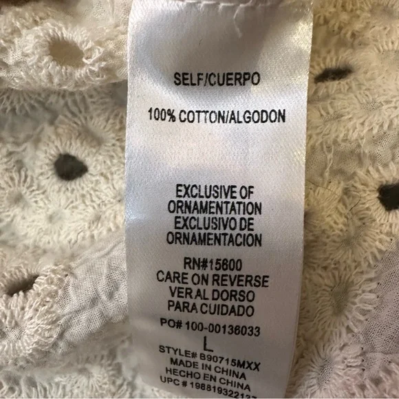 Democracy NWT Cream Lace Blouse - Picture 8 of 9